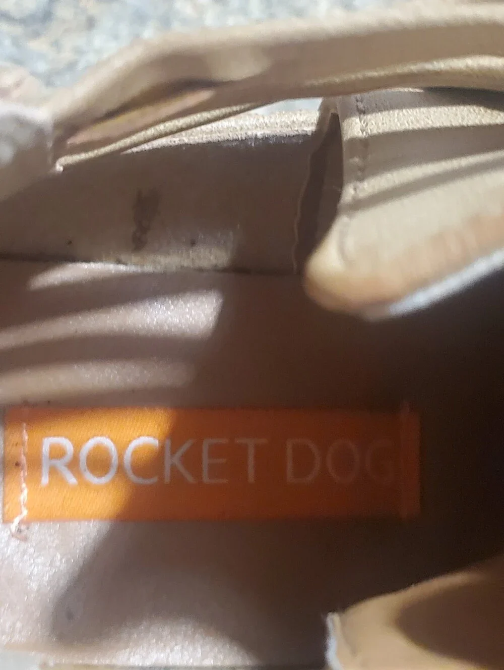 ROCKET DOG SZ 8. TAN ANKLE BOOTS. CUT OUT DESIGN
